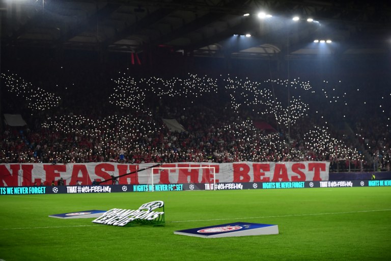 «Ηφαίστειο» το Καραϊσκάκη και φανταστικό κορεό από τους οπαδούς του Ολυμπιακού (vid, pics)