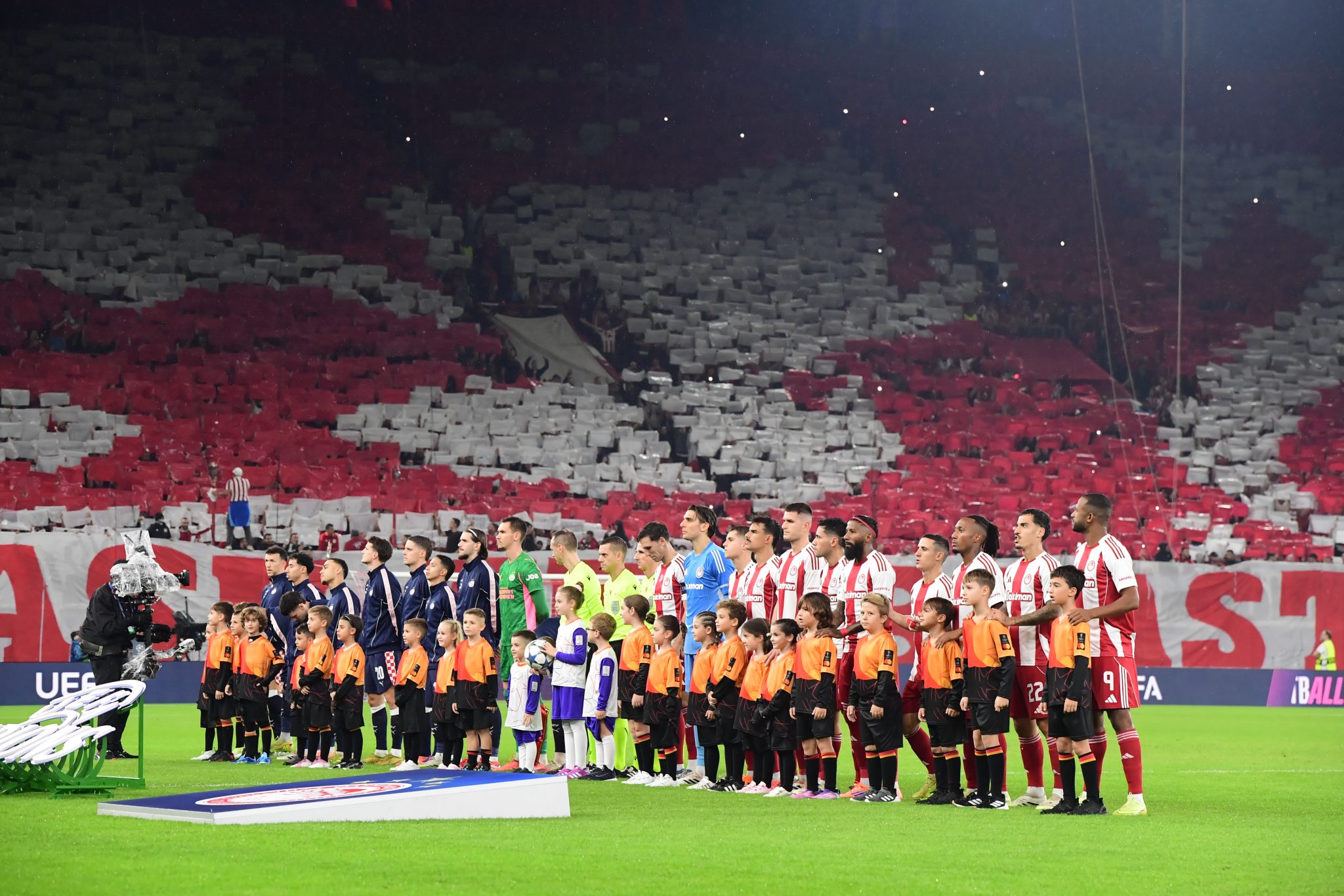 Ο Ολυμπιακός ευχαρίστησε τον κόσμο για την παρουσία του στο ματς με την Αϊντχόφεν (vid)