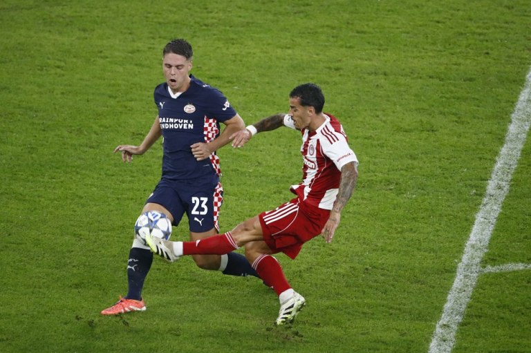 Ολυμπιακός – Αϊντχόφεν: Και δεύτερη  ευκαιρία ο Τσικίνιο (vid)