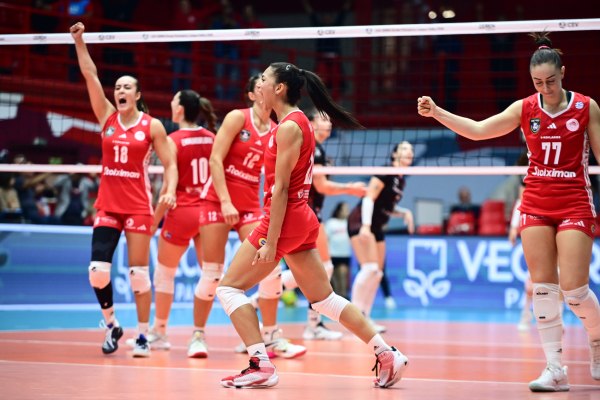 Ολυμπιακός – Βάσας 3-0: Σπουδαία νίκη και… καρφί για ομίλους οι «ερυθρόλευκες»