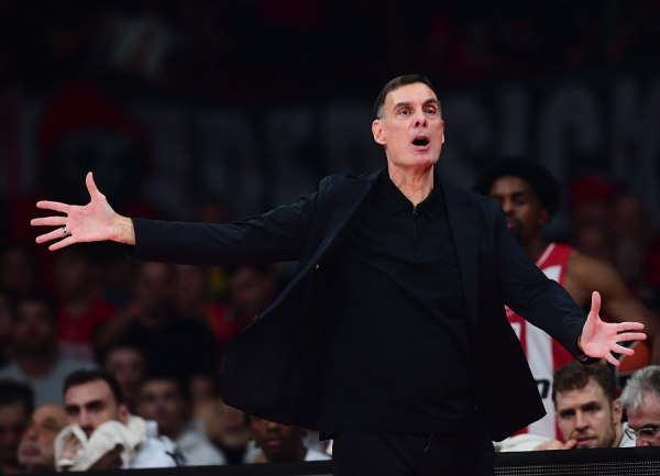 Μπαρτζώκας: «Όλοι έπαιξαν καλή άμυνα στην τελευταία περίοδο – Σημαντικός ο Μιλουτίνοφ»