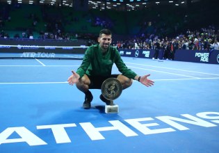 Ο Τζόκοβιτς πανηγυρίζει στην Ακρόπολη παρέα με… αγέλη σκυλιών Δαλματίας (pics)