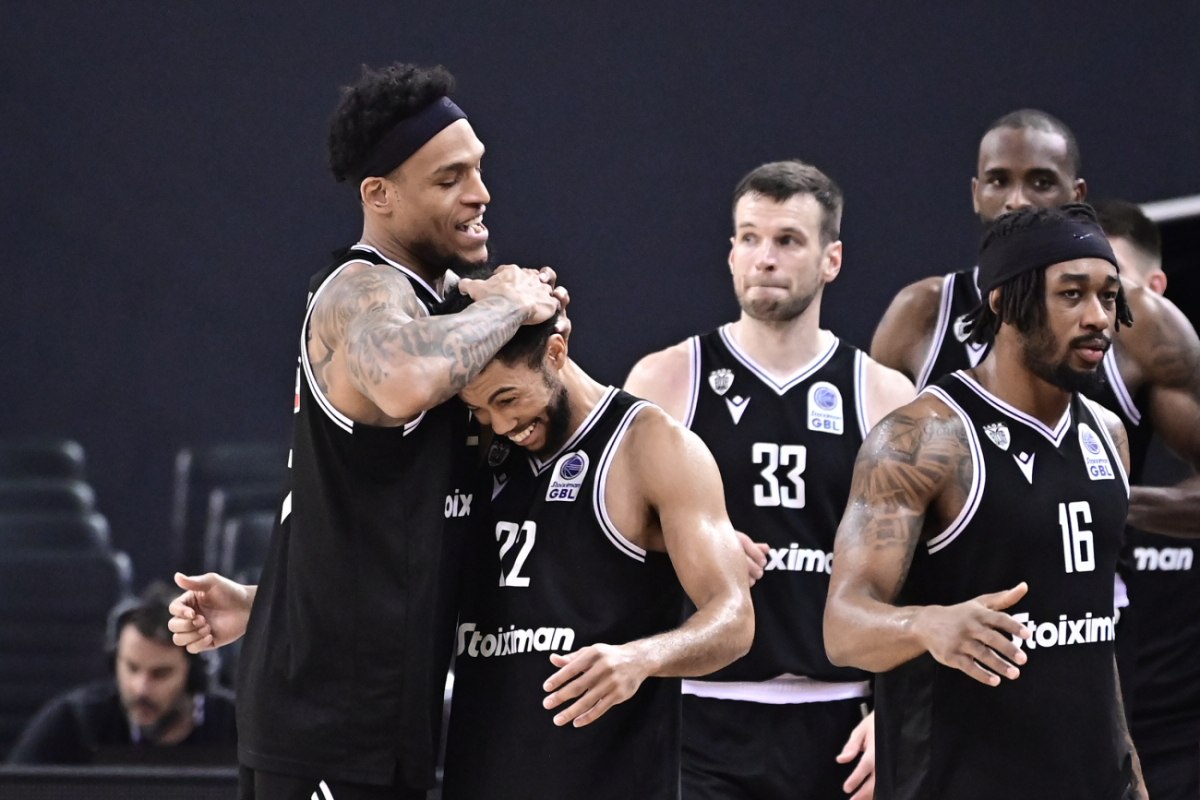 ΑΕΚ – ΠΑΟΚ 76-78: Ο Μπράουν λύτρωσε τους Θεσσαλονικείς και έφυγαν με διπλό από τα Λιόσια (vid)