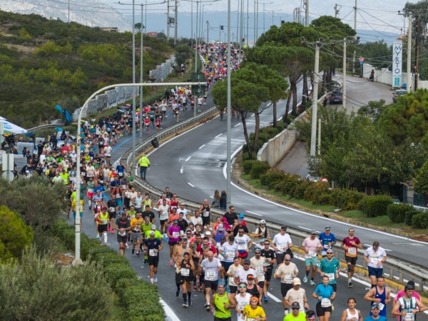 42ος Αυθεντικός Μαραθώνιος: Στην κυκλοφορία η Μαραθώνος μέχρι την Αγία Παρασκευή – Κλειστοί οι δρόμοι στο κέντρο