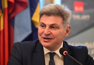 Φαραντούρης: «Είχε δίκιο ο Νίκος Ανδρουλάκης» για τις σχέσεις Μητσοτάκη και «Φραπέ»