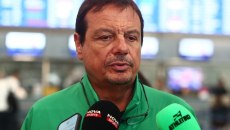 Aταμάν για το αν θα χρησιμοποιήσει τον Φαρίντ με την Παρί – Η κατάσταση του  Χολμς