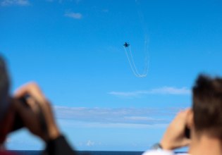 Εντυπωσιακό θέαμα στον ουρανό από την ομάδα «ΖΕΥΣ» της Πολεμικής Αεροπορίας