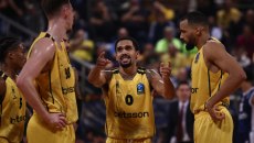 Άρης – Μπασεκσεχίρ 76-86: Έδειξε βελτίωση, αλλά στο τέλος έμεινε από δυνάμεις…