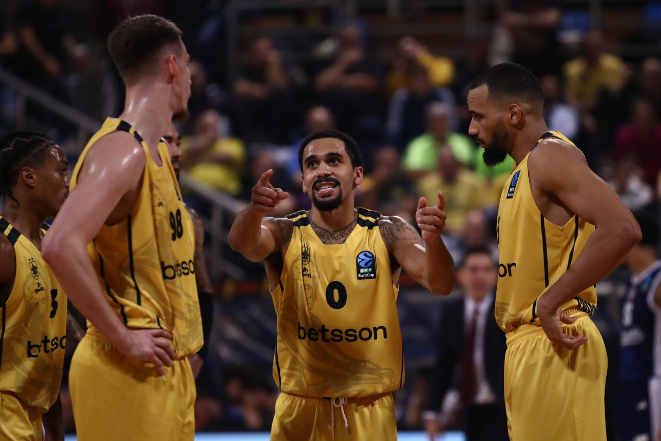 Άρης – Μπασεκσεχίρ 76-86: Έδειξε βελτίωση, αλλά στο τέλος έμεινε από δυνάμεις… (vid)