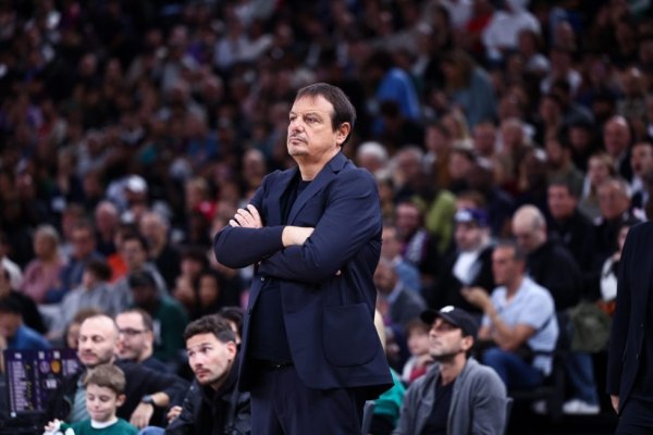 Παναθηναϊκός: Τα… εύσημα του Αταμάν στους παίκτες μετά τη νίκη με την Ντουμπάι (vid)