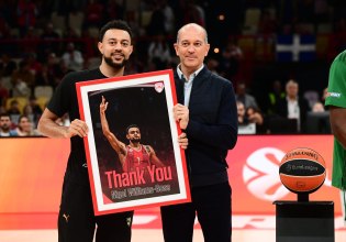 Ολυμπιακός: Βράβευσε τους Γκος και Ράιτ (vid)