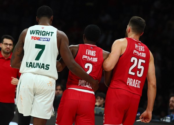 Ολυμπιακός – Ζαλγκίρις Κάουνας 95-78: Νίκη υπό τη «σκιά» του τραυματισμού του Κίναν Έβανς