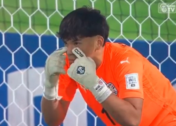 Τερματοφύλακας προκαλεί σε εκτέλεση πέναλτι και μετά δεν ξέρει που να… κρυφτεί! (vid)