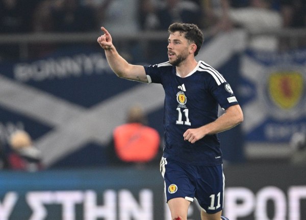 Ελλάδα – Σκωτία: Δύο γκολ σε πέντε λεπτά οι Σκωτσέζοι, μειώνουν σε 3-2! (vid)