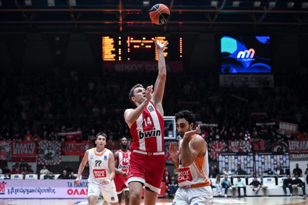 Βεζένκοφ: «Θα συνεχίσω να παίρνω αυτά τα σουτ»