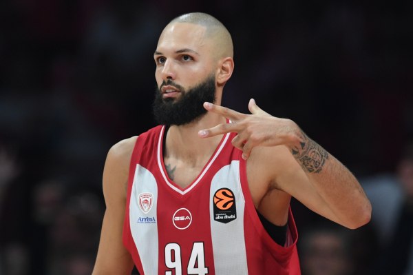 Το season-high του Φουρνιέ, η «αγαπημένη» Παρί και η ατάκα για τους νέους ρόλους στον Ολυμπιακό (pics, vids)