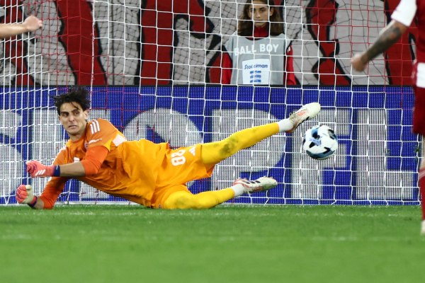 Σπουδαία απόκρουση του Τζολάκη (vid)