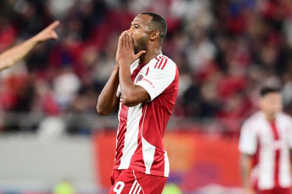 Δεύτερο δοκάρι για τον Ολυμπιακό (vid)