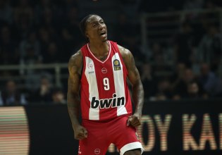 ΠΑΟΚ – Ολυμπιακός 81-92: Συνέχισαν με το απόλυτο νικών και κορυφαίο τον Λι οι «ερυθρόλευκοι» (vid)