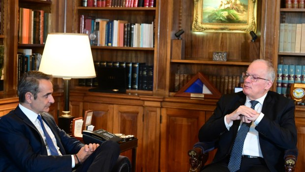 Έμφαση στη θετική ατζέντα ως ανάχωμα στη δυσαρέσκεια από Μητσοτάκη – Τι είπε σε Τασούλα 