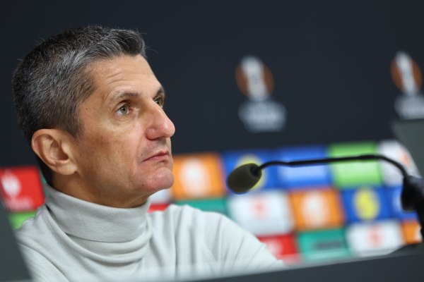 Λουτσέσκου για το ματς με την Μπραν: «Περιμένω από την ομάδα μου να τρέξει και να δώσει μάχες»