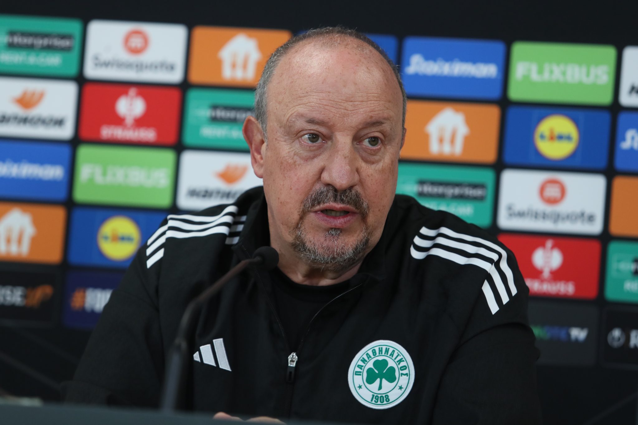 Μπενίτεθ: «Να επικεντρωθούμε στην Στουρμ Γκρατς και να βελτιώσουμε τον Παναθηναϊκό»