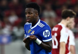 Ολυμπιακός – Ρεάλ: Ο Βινίσιους σκοράρει, αλλά το γκολ ακυρώνεται (vid)