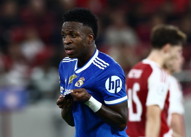 Ολυμπιακός – Ρεάλ: Ο Βινίσιους σκοράρει, αλλά το γκολ ακυρώνεται (vid)