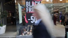 Τι ώρα ανοίγουν και τι ώρα κλείνουν τα μαγαζιά αύριο Κυριακή