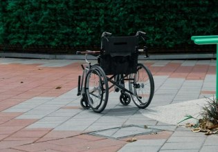 Ξεκίνησαν οι αιτήσεις για την πλαστική Κάρτα Αναπηρίας – Πώς χορηγείται, πού χρησιμεύει