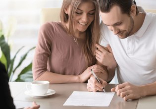 Περιουσιακά, παιδιά και πολυσυντροφικότητα – Οι γυναίκες έχουν περισσότερους λόγους από ποτέ για ένα προγαμιαίο συμβόλαιο