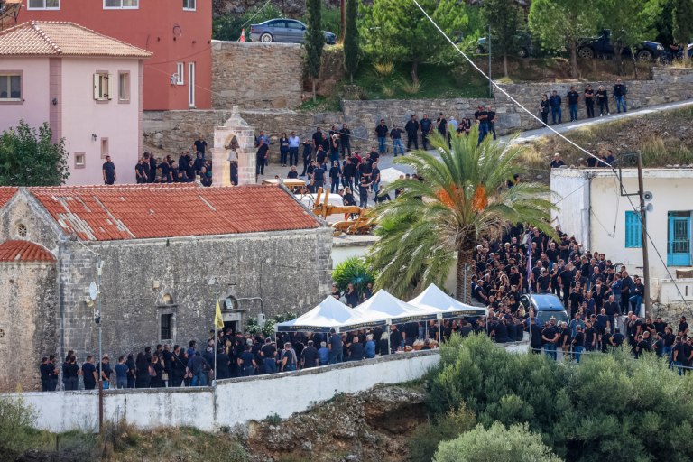 Βορίζια: «Ο Φανούρης άνοιξε πυρ εναντίον μας - Φταίει και το πλήρωσε με τη ζωή του», λέει η αδερφή της 56χρονης