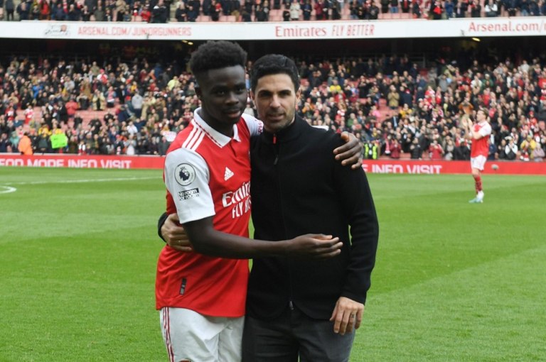 Αρτέτα: «Ο Σάκα θέλει να μείνει για πολλά χρόνια στην Άρσεναλ»