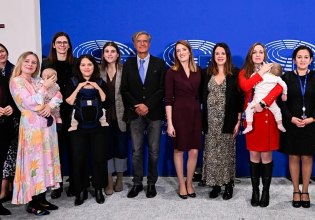 Μωρό ή ψηφοδέλτιο; – Οι έγκυες βουλευτές του Ευρωπαϊκού Κοινοβουλίου δεν θα χρειάζεται πλέον να επιλέξουν