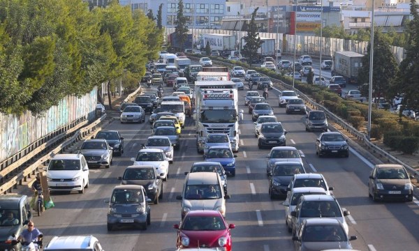 Κίνηση στους δρόμους: Στο «κόκκινο» ο Κηφισός – Πού αλλού υπάρχουν προβλήματα