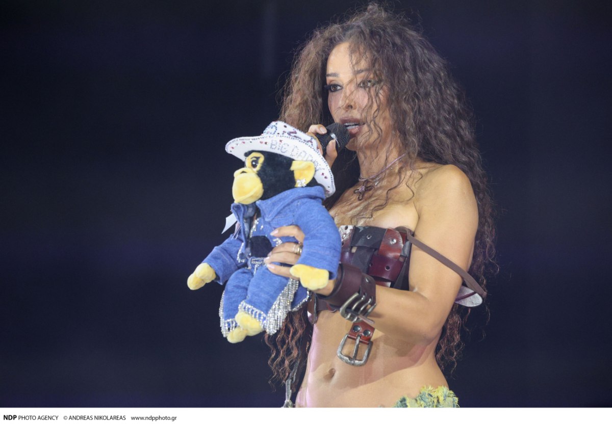 Ελένη Φουρέιρα: Το απολαυστικό video να κάνει πατίνι με τον γιο της Ερμή