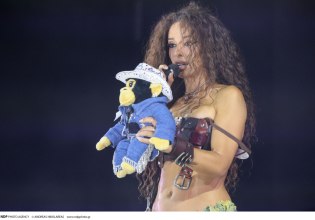 Ελένη Φουρέιρα: Το απολαυστικό video να κάνει πατίνι με τον γιο της Ερμή