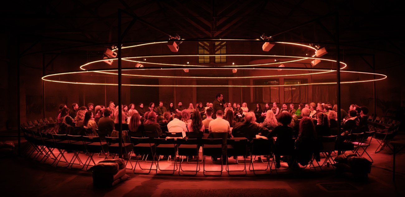 «Ολική Άμεση Συλλογική Επικείμενη Επίγεια Σωτηρία» σε μια site-specific θεατρική εμπειρία