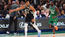 Μάβερικς – Μπακς 114-116: Τρομερός Αντετοκούνμπο, «καθάρισε» τη ματσάρα στο Ντάλας