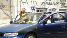 Κυψέλη: Ζευγάρι συνταξιούχων ζει σε αυτοκίνητο τρία χρόνια – «Μπορεί να είμαστε άστεγοι αλλά είμαστε αξιοπρεπείς»