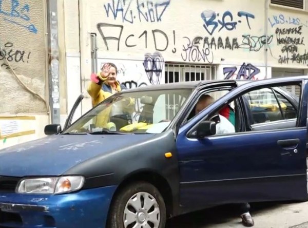 Κυψέλη: Ένα ζευγάρι αστέγων στους δρόμους