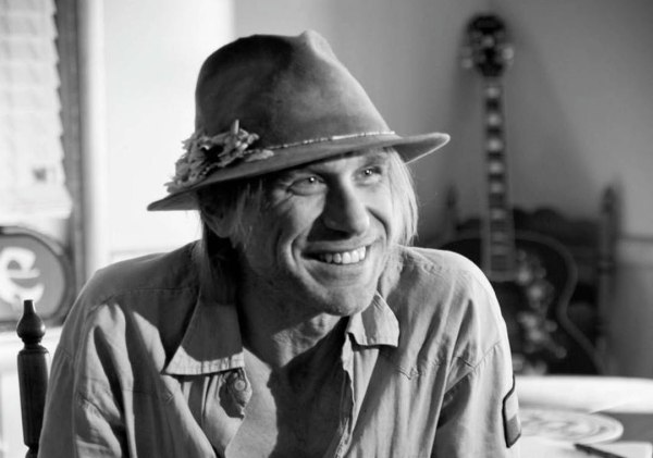 Τοντ Σνάιντερ: Πέθανε ο τραγουδιστής του «Alright Guy» σε ηλικία 59 ετών