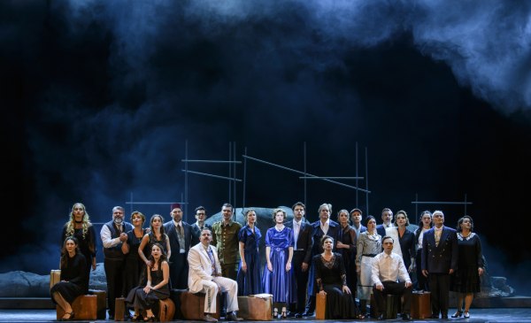 Η «μαγεία» της Αλεξάνδρειας φώτισε το Παλλάς – Ένα θεατρικό ταξίδι δυόμισι ωρών