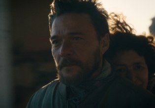 66ο ΦΚΘ: «Μπιτσκόμπερ»: Είδαμε τη νέα ταινία του Αριστοτέλη Μαραγκού που διεκδικεί βραβείο στο Διαγωνιστικό Τμήμα