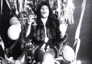 Ιστορικό λεύκωμα – Νίνα Σιμόν, Mπόουϊ, Μέρκιουρι και όλη η βασιλική οικογένεια της μουσικής στο φακό του Μπάρι Γουέντζελ