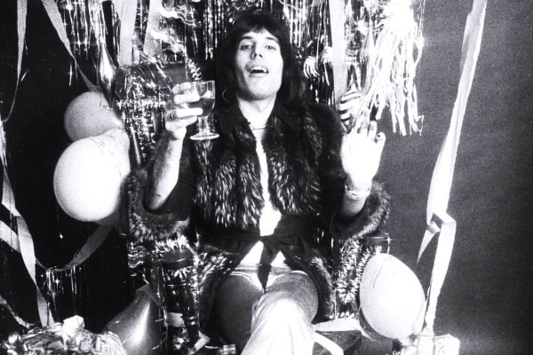 Ιστορικό λεύκωμα – Νίνα Σιμόν, Mπόουϊ, Μέρκιουρι και όλη η βασιλική οικογένεια της μουσικής στο φακό του Μπάρι Γουέντζελ