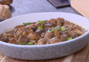 Συνταγή: Κοτόπουλο με κάστανα και μανιτάρια