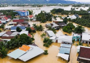 Βιετνάμ: Τουλάχιστον 55 νεκροί εξαιτίας βροχοπτώσεων και πλημμυρών