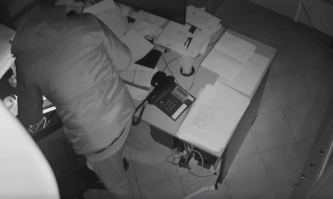 Εξαρθρώθηκε σπείρα διαρρηκτών που «ρήμαζε» επιχειρήσεις και σπίτια – Αποκαλυπτικά βίντεο
