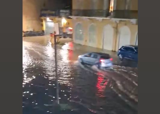 Κακοκαιρία: Προβλήματα σε Κέρκυρα και Αιτωλοακαρνανία – Πλημμύρες, κατολισθήσεις και μηνύματα του 112